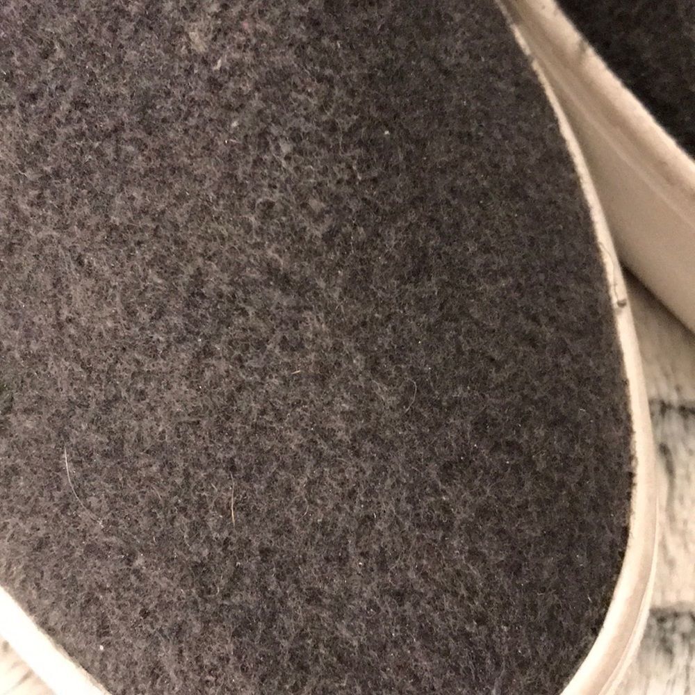 Indigord Gray Slides Size 8.5! Almost Brand New!! - Picture 2 of 6